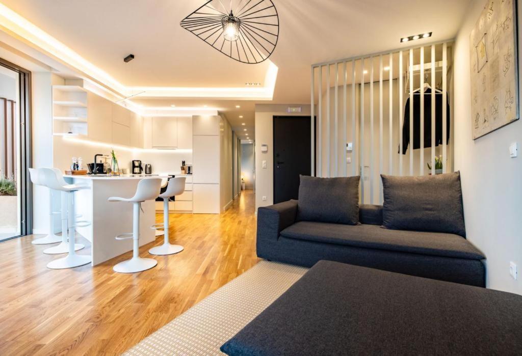 Upscale Luxury Living In Acropolis By Neuvel Apartment Athens Luaran gambar